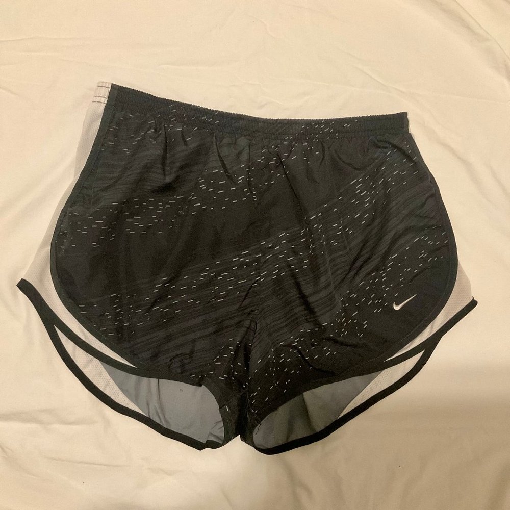 Women's Nike Dri-Fit Tempo Black & White Shorts Size XL